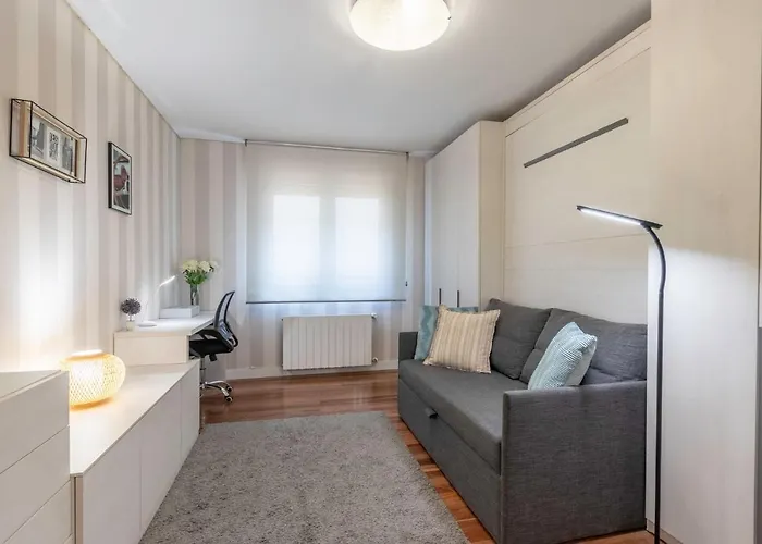 Casco Viejo Junto A Bilborock * Bilbau